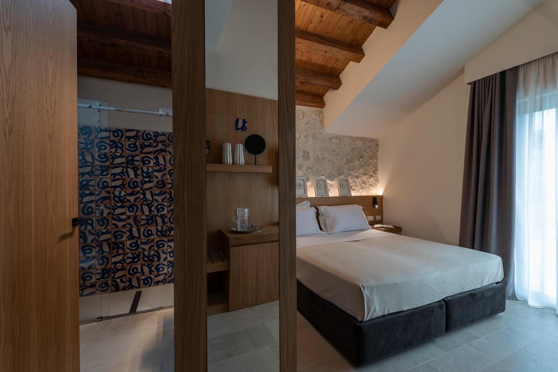Borgo Giallonardo Wine Relais Resort 2*